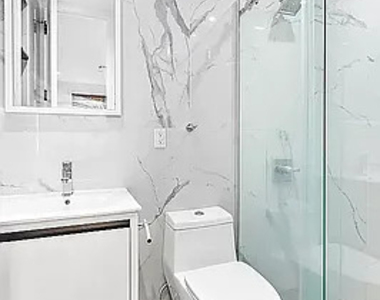 312 Menahan Street - Photo Thumbnail 8