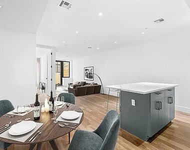 312 Menahan Street - Photo Thumbnail 1