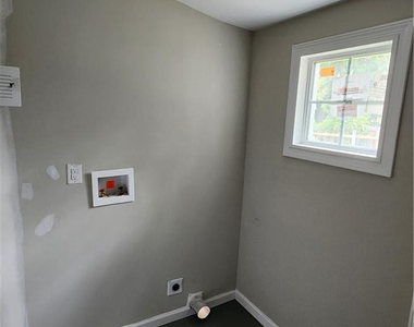 4916 Schmidt Street - Photo Thumbnail 7