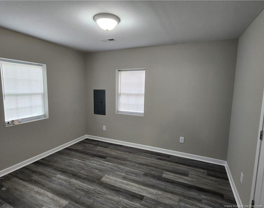 4916 Schmidt Street - Photo Thumbnail 5