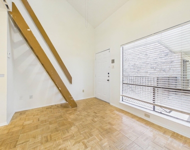 2815 Rio Grande St - Photo Thumbnail 7