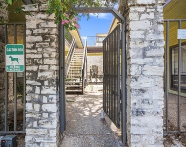 2815 Rio Grande St - Photo Thumbnail 8