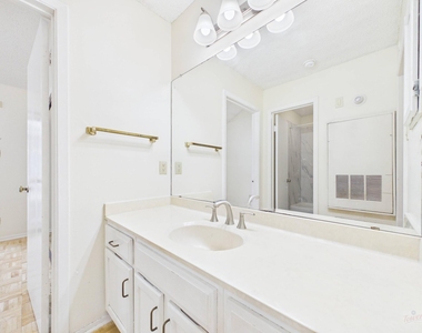 2815 Rio Grande St - Photo Thumbnail 10