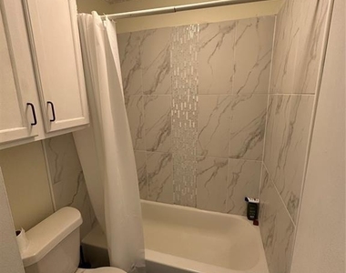2815 Rio Grande St - Photo Thumbnail 3