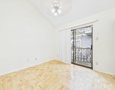 2815 Rio Grande St - Photo Thumbnail 12
