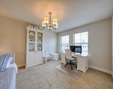 2304 S Lakeline Blvd - Photo Thumbnail 16