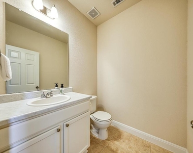 2304 S Lakeline Blvd - Photo Thumbnail 9