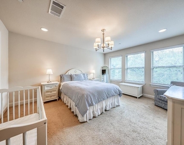 2304 S Lakeline Blvd - Photo Thumbnail 10