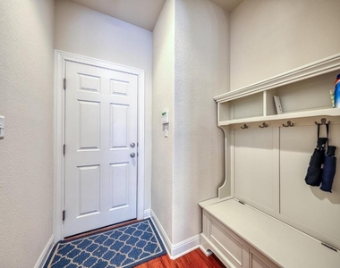 2304 S Lakeline Blvd - Photo Thumbnail 17