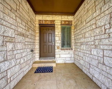 2304 S Lakeline Blvd - Photo Thumbnail 19