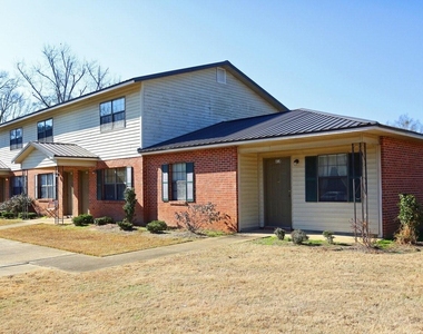 103 Pecan Ln - Photo Thumbnail 1
