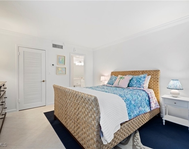 3443 Gulf Shore Boulevard N - Photo Thumbnail 16
