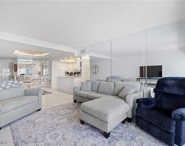 3443 Gulf Shore Boulevard N - Photo Thumbnail 8