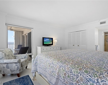 3443 Gulf Shore Boulevard N - Photo Thumbnail 10