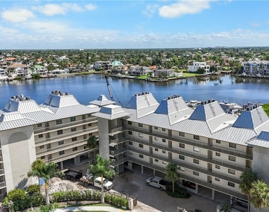 271 Southbay Drive - Photo Thumbnail 11