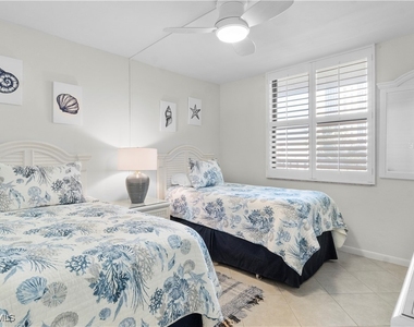 271 Southbay Drive - Photo Thumbnail 8