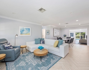 1236 13th Avenue N - Photo Thumbnail 5