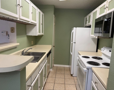 2121 Hepburn Street - Photo Thumbnail 8