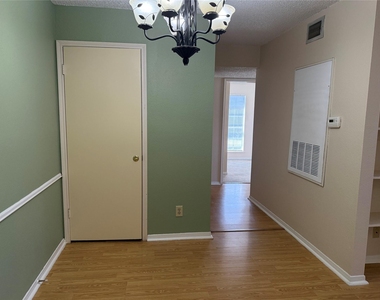 2121 Hepburn Street - Photo Thumbnail 11