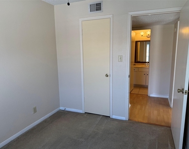 2121 Hepburn Street - Photo Thumbnail 13