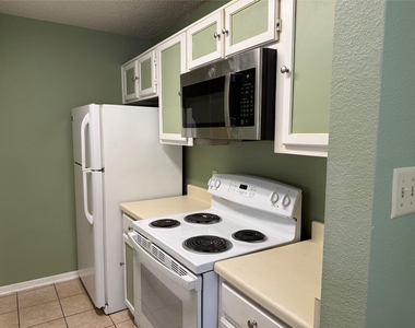 2121 Hepburn Street - Photo Thumbnail 10