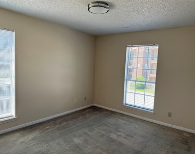 2121 Hepburn Street - Photo Thumbnail 17