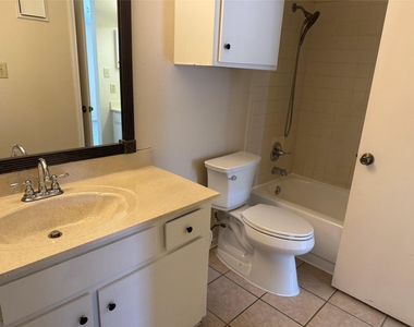 2121 Hepburn Street - Photo Thumbnail 16