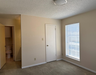 2121 Hepburn Street - Photo Thumbnail 18