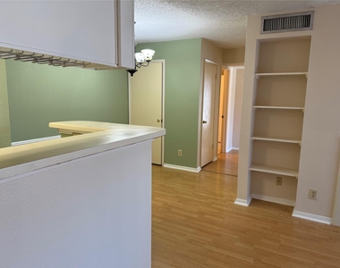 2121 Hepburn Street - Photo Thumbnail 3
