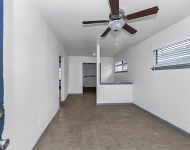4203 Hirsch Road - Photo Thumbnail 4