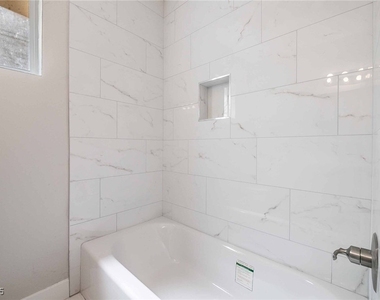 239 W Cleveland Avenue - Photo Thumbnail 7