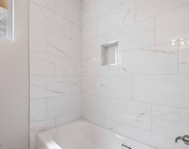 239 W Cleveland Avenue - Photo Thumbnail 4