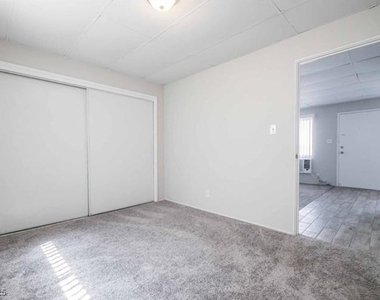 239 W Cleveland Avenue - Photo Thumbnail 6