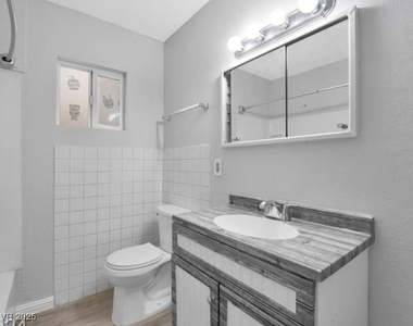 239 W Cleveland Avenue - Photo Thumbnail 7