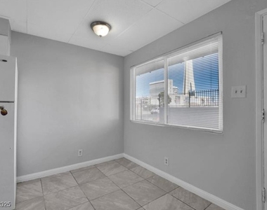 239 W Cleveland Avenue - Photo Thumbnail 2