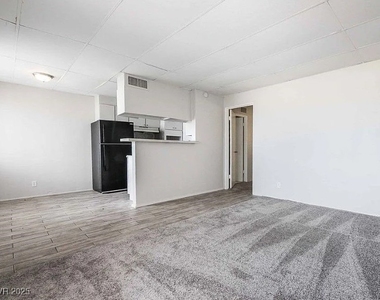 239 W Cleveland Avenue - Photo Thumbnail 1