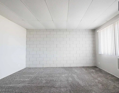239 W Cleveland Avenue - Photo Thumbnail 2
