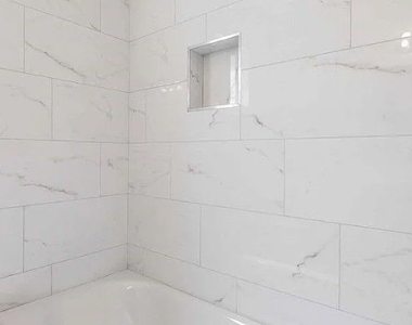 239 W Cleveland Avenue - Photo Thumbnail 5