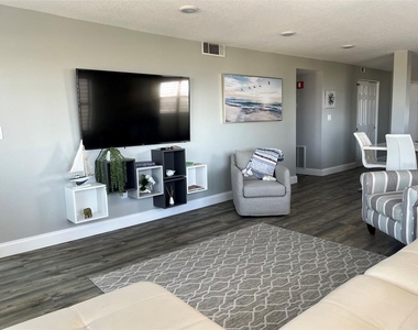 1270 Gulf Boulevard - Photo Thumbnail 7