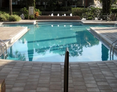 10200 Gandy Boulevard N - Photo Thumbnail 19