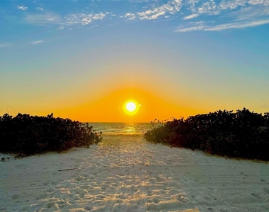 1230 Gulf Boulevard - Photo Thumbnail 7