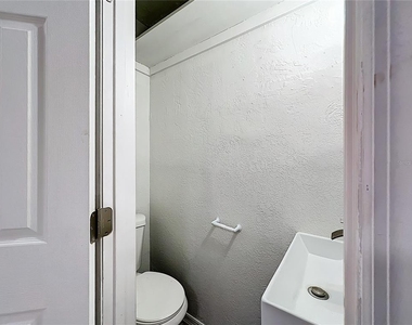 11705 3rd Street E - Photo Thumbnail 17