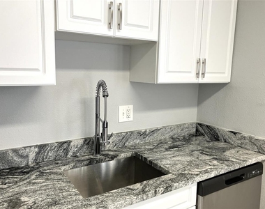11703 Raintree Village Boulevard - Photo Thumbnail 31