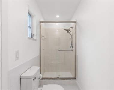 3488 Shady Bluffs Drive - Photo Thumbnail 16