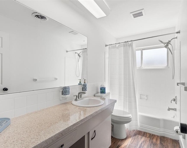 3488 Shady Bluffs Drive - Photo Thumbnail 21