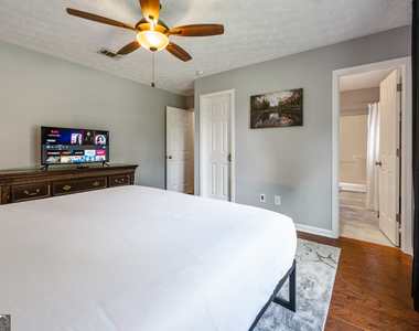 18 Larkspur Lane - Photo Thumbnail 17