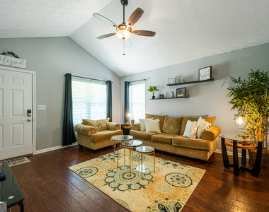 18 Larkspur Lane - Photo Thumbnail 4