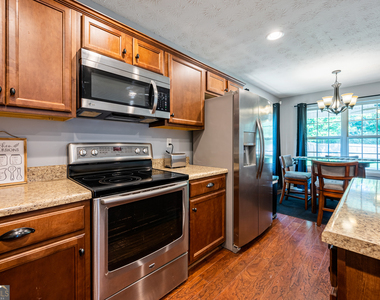 18 Larkspur Lane - Photo Thumbnail 8