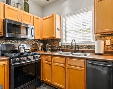 1431 Bay Overlook Drive - Photo Thumbnail 9
