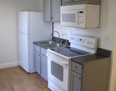 109 E Gladys Street - Photo Thumbnail 3